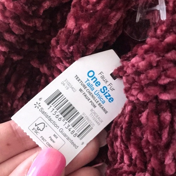 Time and Tru Chenille Pom Beanie Toboggan Hat - Picture 3 of 5